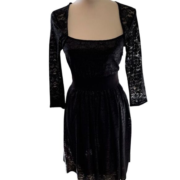 NWT | Andrew Marc Black Floral Lace Shimmery Dress | Size 0 | Fun and Flirty - Picture 1 of 8